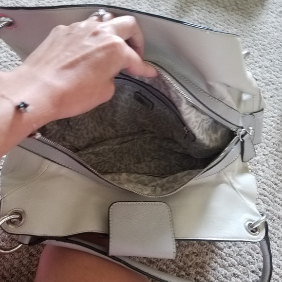 Purse - Picture 2 of 3